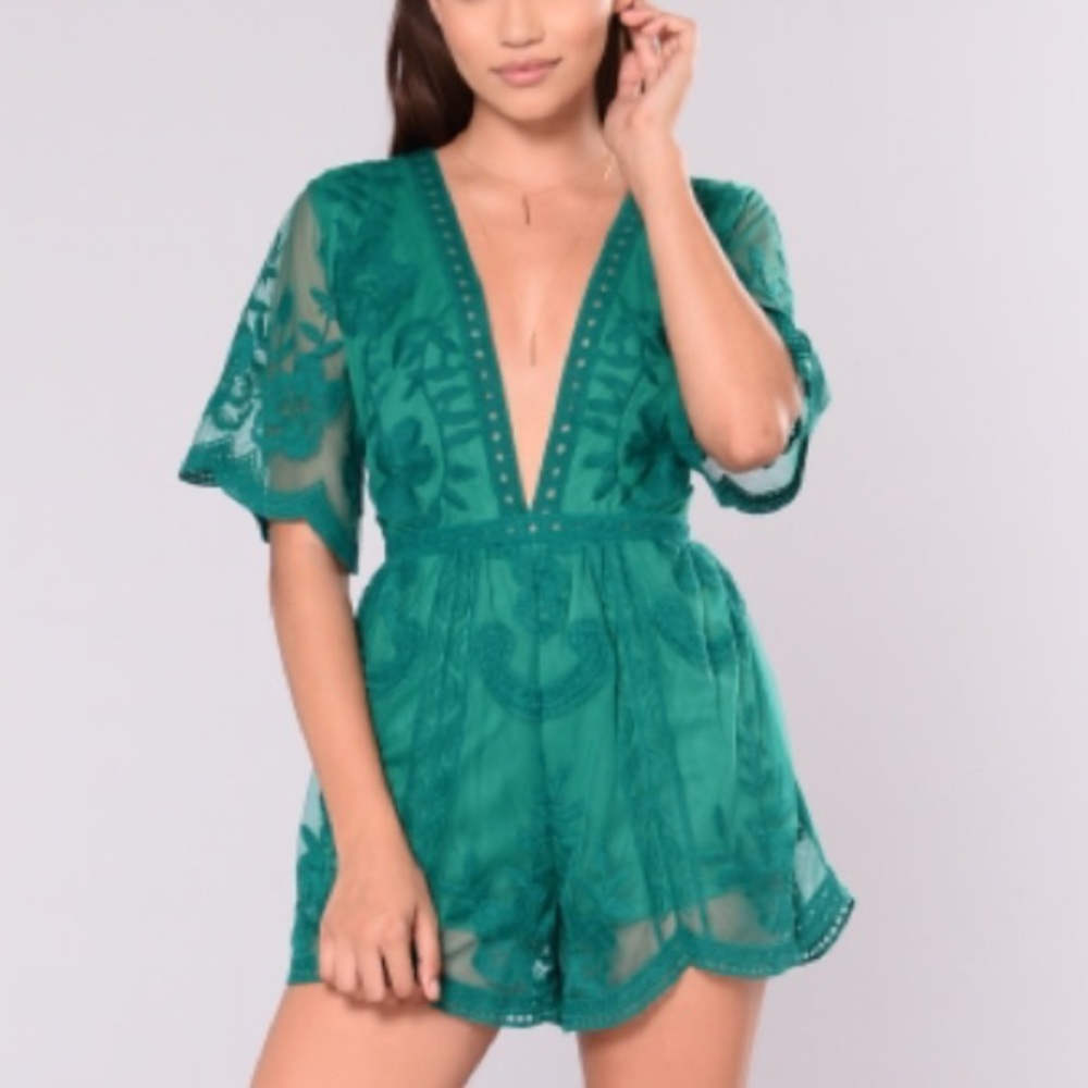 NWT Honey Punch Lace Romper